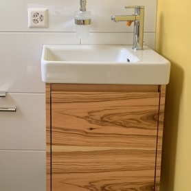 Badezimmer saniert gelb Loeliger AG